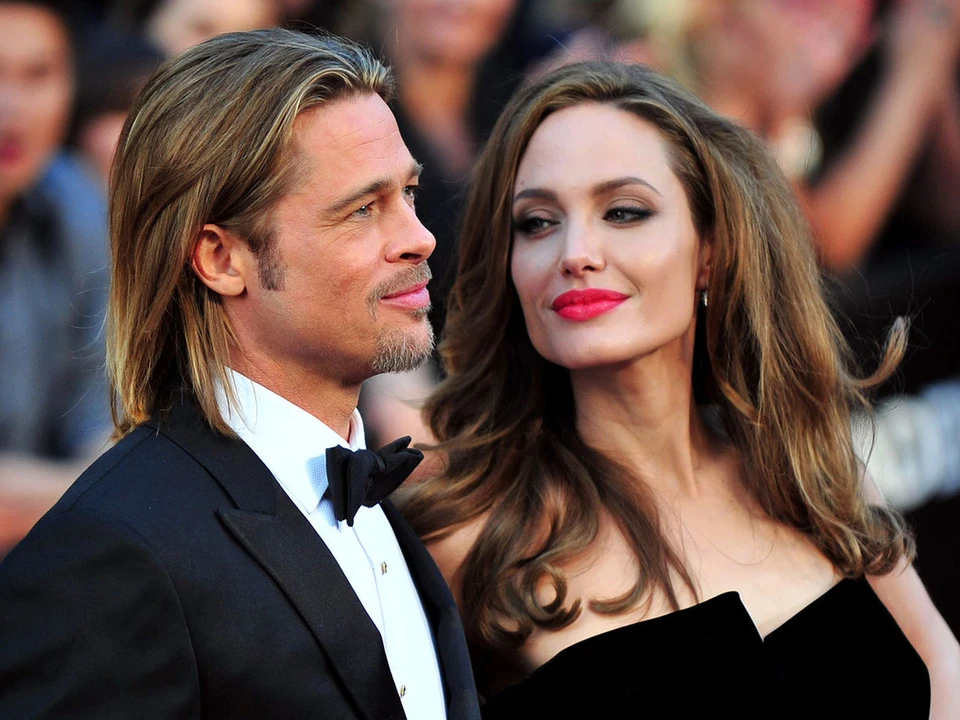 По словам окружения актера, с тех пор, как Брэд расстался с Анджелиной Джоли, он ни с кем не встречается.