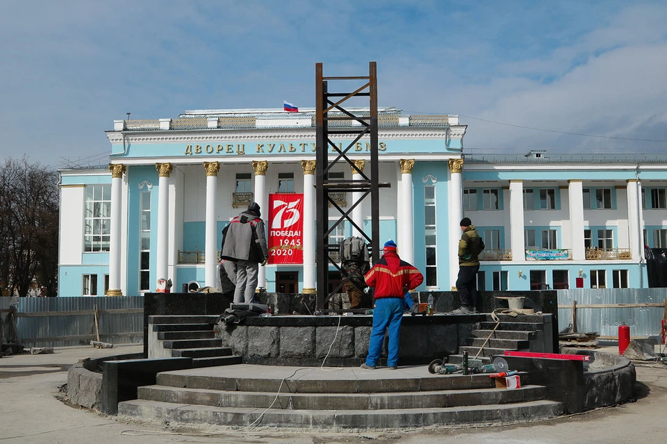 Брянск бежецкий. Дворец культуры БМЗ Брянск. Площадь ДК БМЗ Брянск. Памятник Ленину ДК БМЗ Брянск.