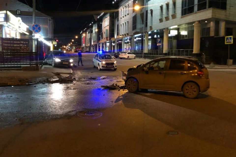 Серьезная авария произошла в центре Нижнего Новгорода. ФОТО: Регион-52.