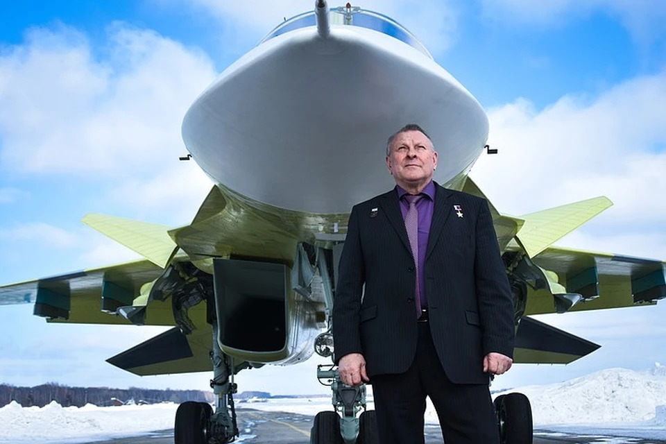 Заслуженный летчик-испытатель Валерий Поташов в авиации 52 года
