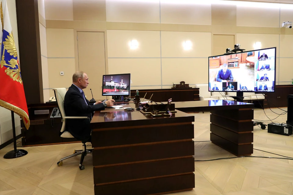 Владимир Путин провел в режиме видеоконференции совещание с полпредами президента. Фото: Михаил Климентьев/ТАСС
