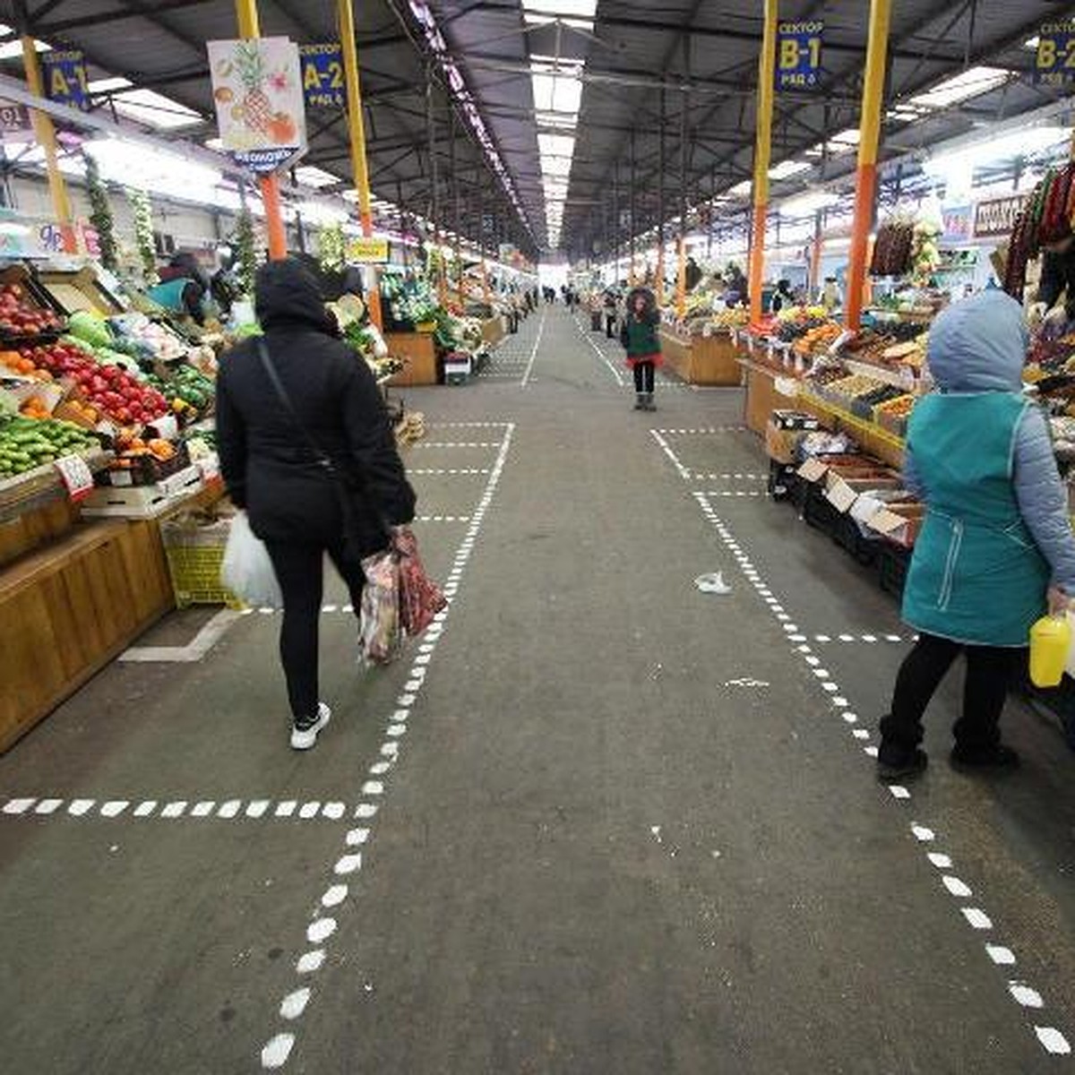 Снижаем аренду и раздаем продуктовые наборы». Как живет Центральный рынок  Калининграда в режиме самоизоляции - KP.RU