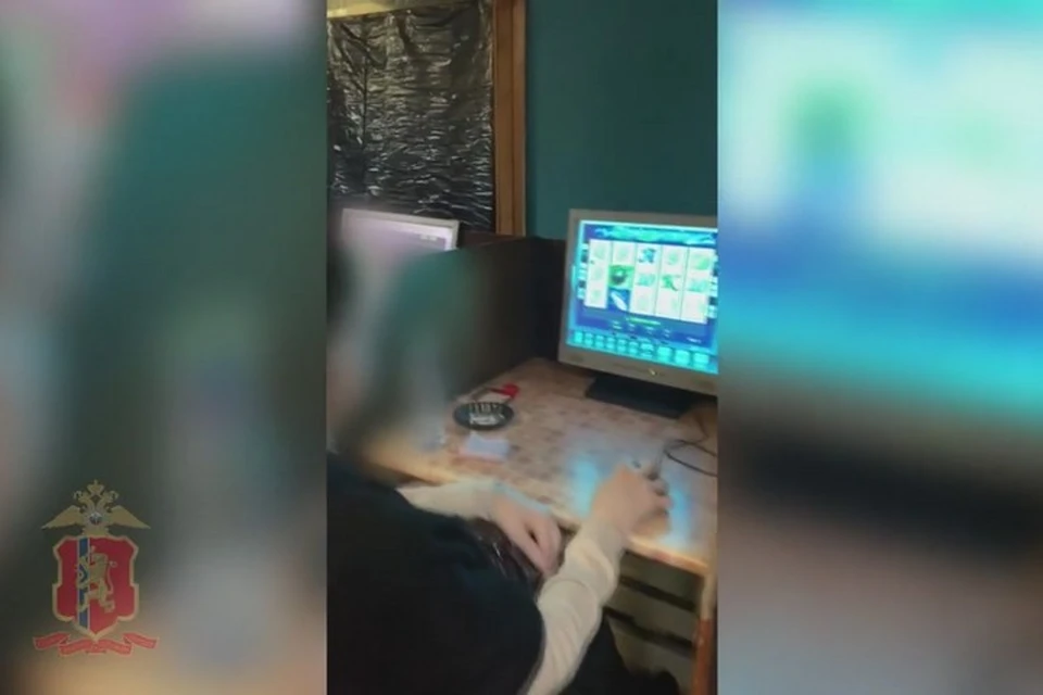 В Норильске полицейские прикрыли подпольный игорный клуб. Стоп-кадр видео