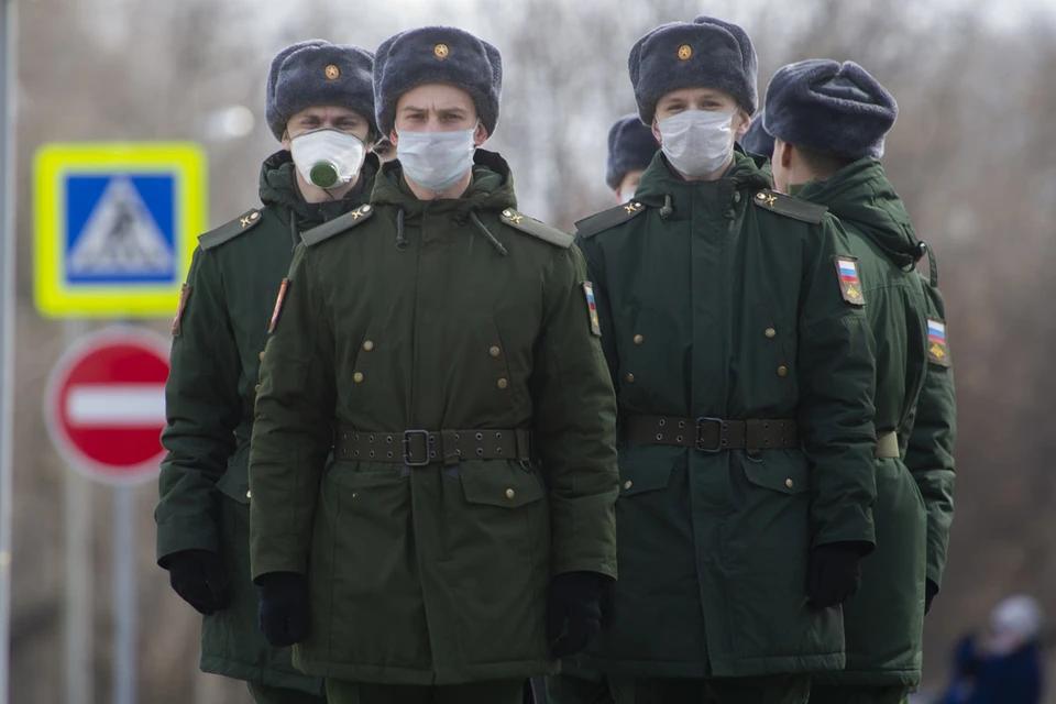 Борьба с эпидемией официально возложена на руководителей российских регионов.