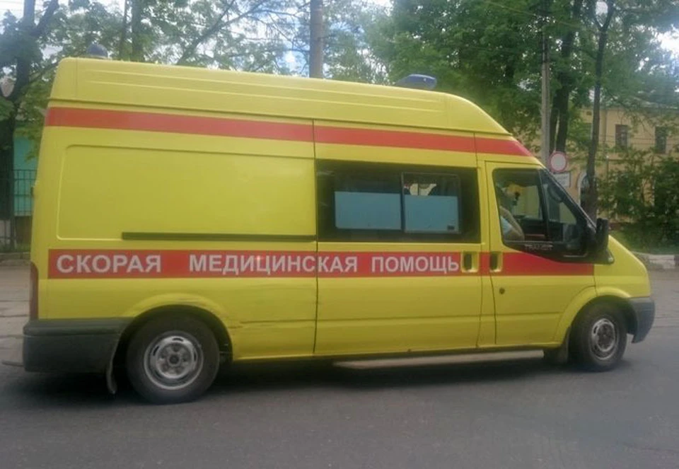 В Смоленске жителя микрорайона забрали в больницу в специальном боксе. Фото: из архива издания.