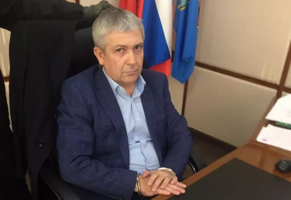 Бывший алтайский налоговик на рабочем месте