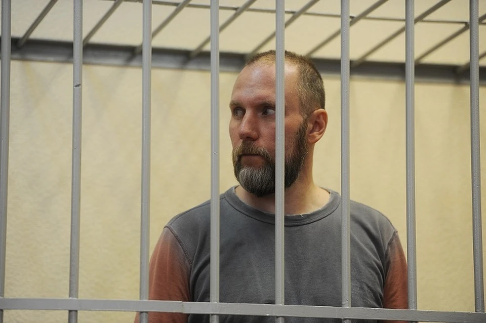 На предыдущих заседаниях суда топ-менеджер отказывался общаться с прессой