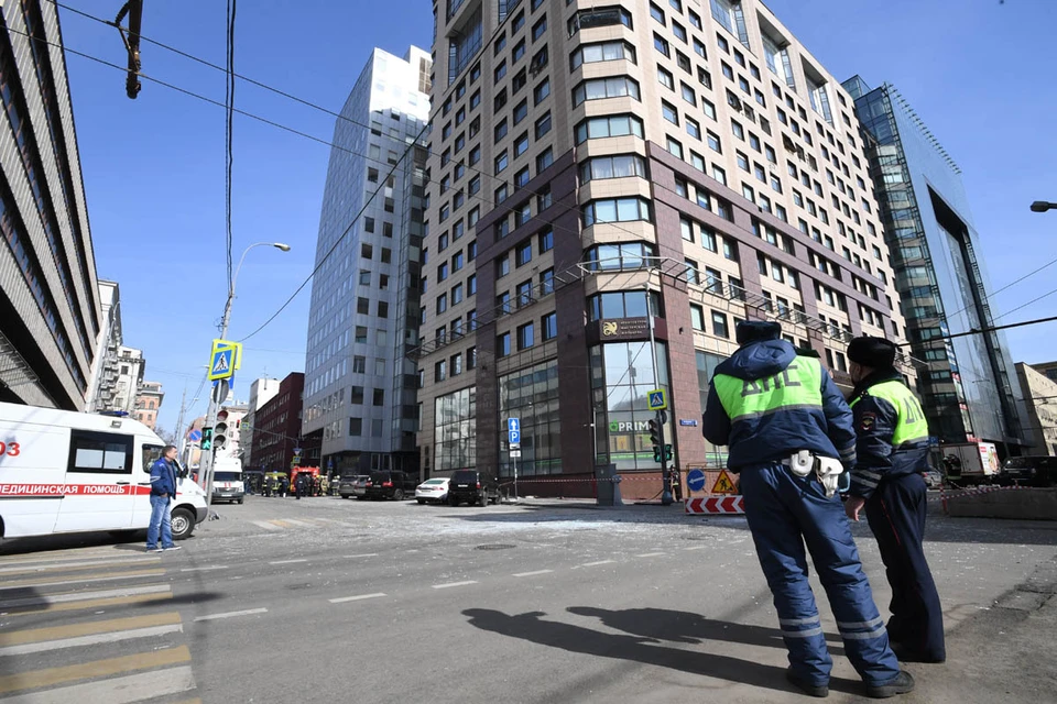 При взрыве на одном из верхних этажей бизнес-центра в Москве пострадали шесть человек