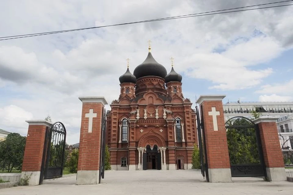 Всехсвятский кафедральный собор тула служители. Службы в тульских храмах. Службы в тульских храмах. Воскресная служба в православной церкви в туле м. Алексей анкин тульская епархия.