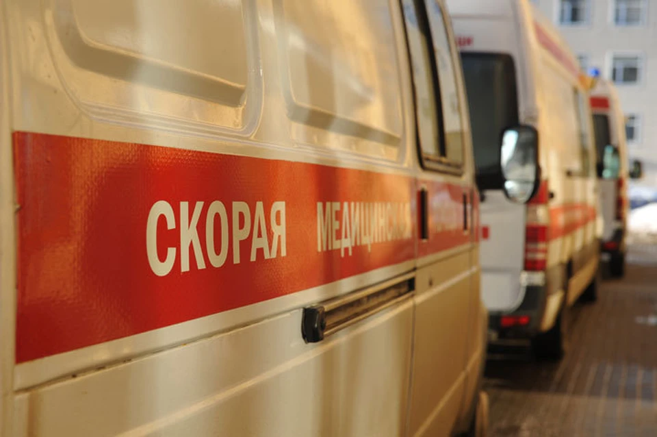 С места ДТП в больницу увезли четырех человек.