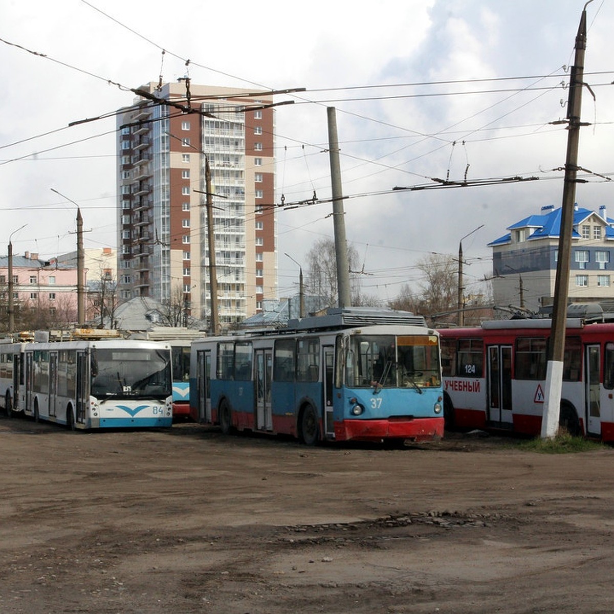 А вам троллейбус не нужен?»: куда девать простаивающий в депо Твери  транспорт, власти пока не знают - KP.RU