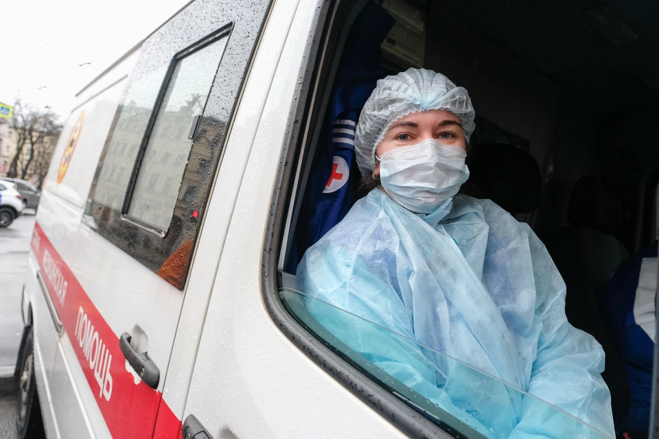 Петербургские медики за работу с больными коронавирусом получат дополнительные выплаты