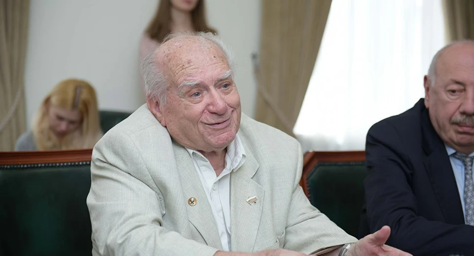 Директор института академик