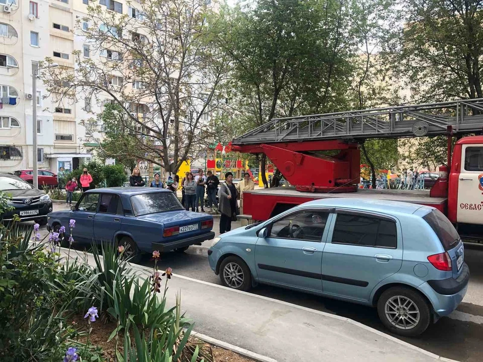 Были эвакуированы десятки людей. Фото: 92.mchs.gov.ru