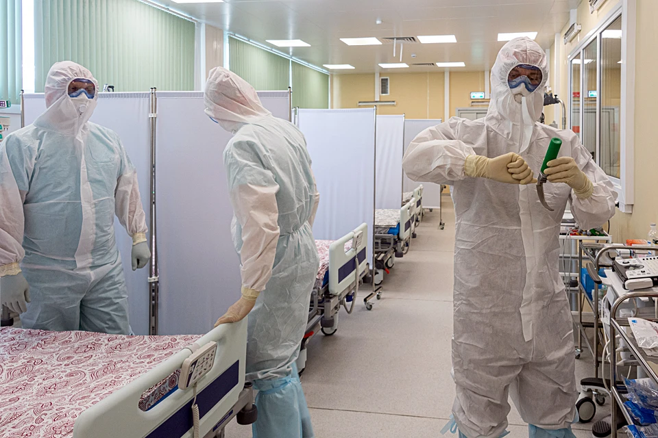 Медиа активно раскручивают тему «войны с пандемией», в которой врачи сражаются на переднем крае