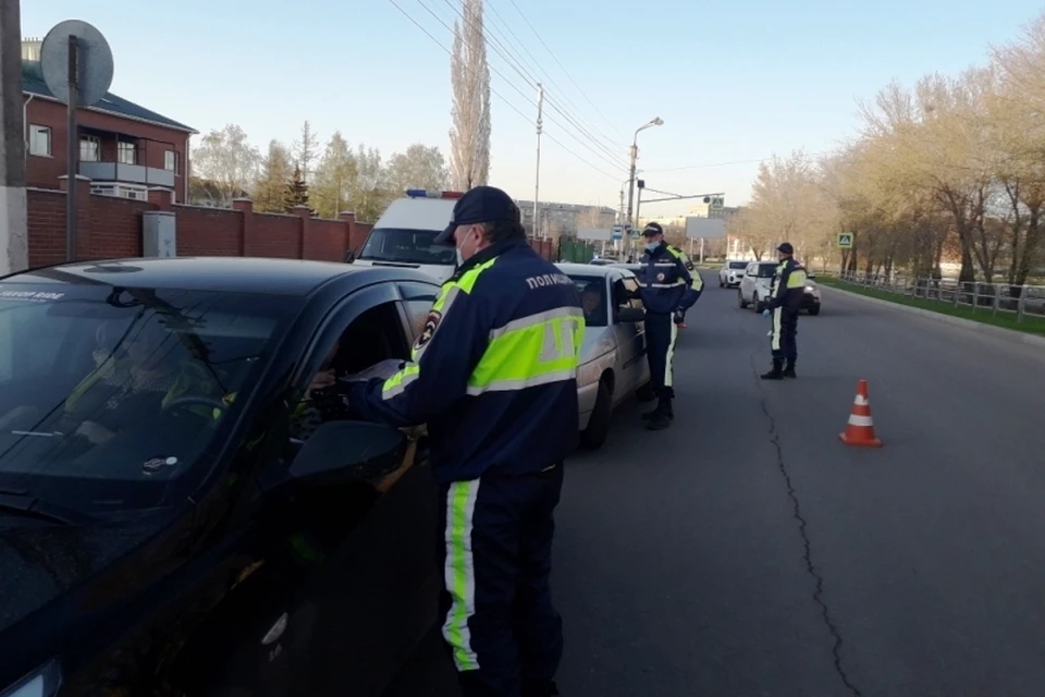 Сотрудники ГИБДД разворачивали водителей, у которых нет прописки в областном центре.