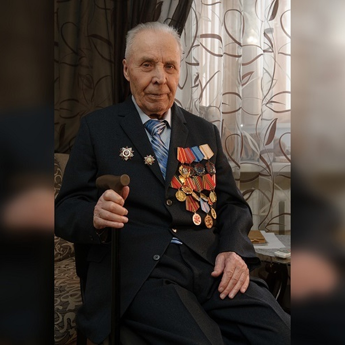 Дошел до Берлина»: накануне 9 мая в Екатеринбурге 96-летнему ветерану войны  вручили российский паспорт - KP.RU