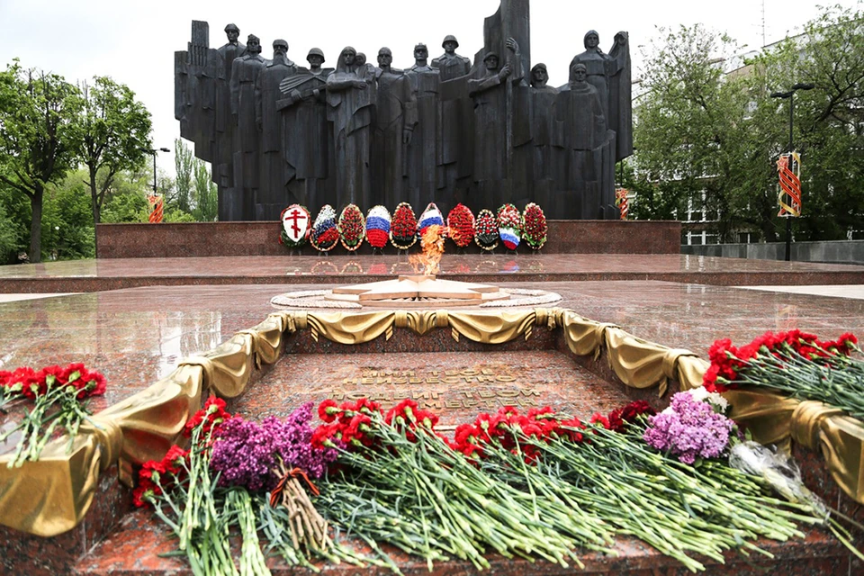 9 мая 2020 года отметит свой юбилей и сама площадь Победы – она была открыта 9 мая 1975 года.