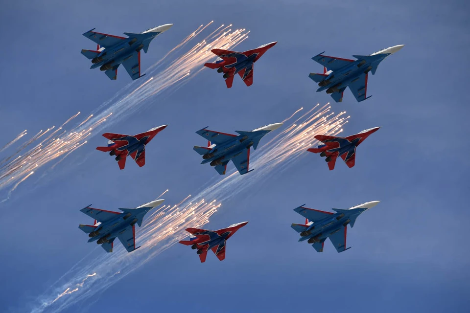 Российские пилотажные группы выполнят захватывающие трюки