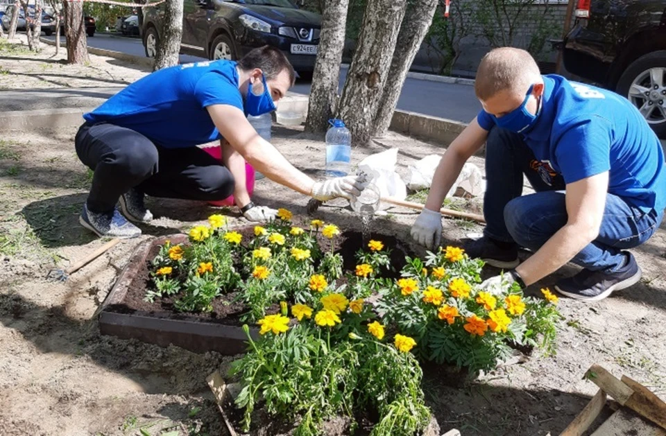 Помощь в благоустройстве оказали волонтеры. Фото ТРО "Единая Россия"