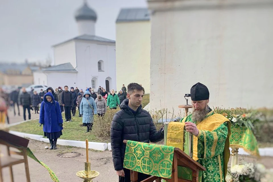 Соблюдение социальной дистанции - обязательное требования для возобновления церковных служб.