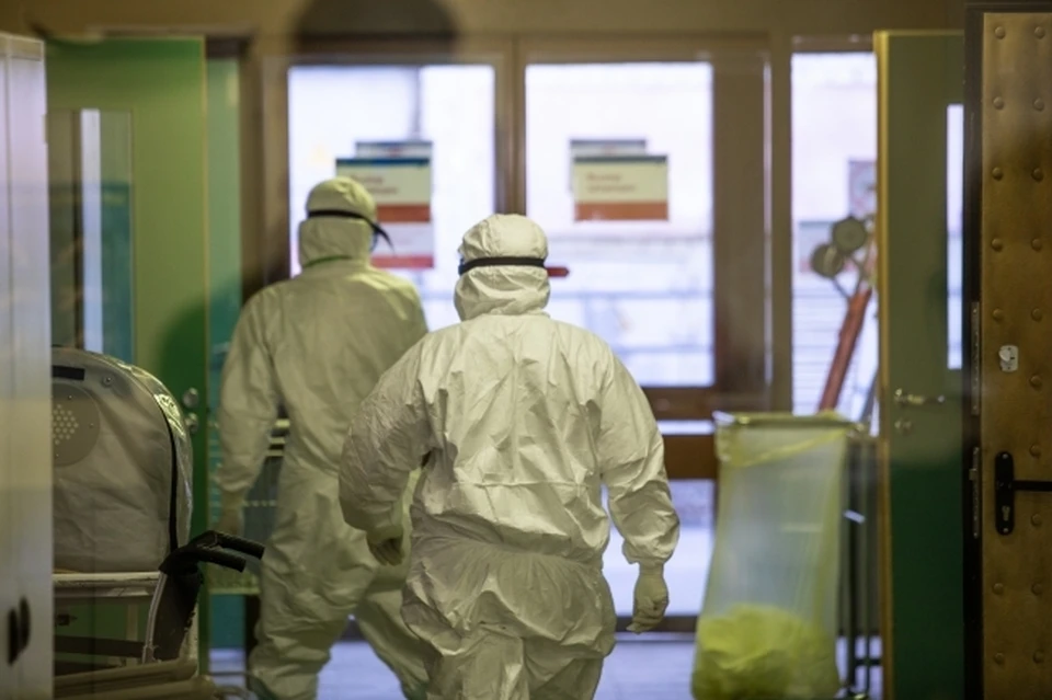 Главврач калужской больницы уволился после выплат медикам в 27 рублей
