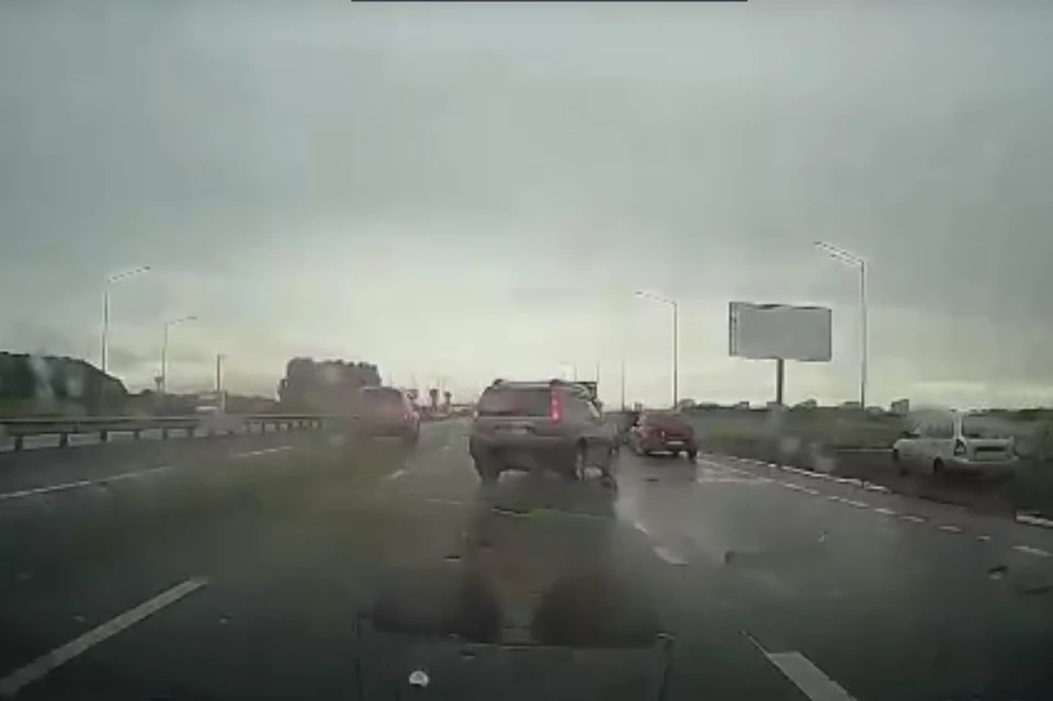 Момент ДТП записал один из водителей на видеорегистратор. Фото: кадр из видео