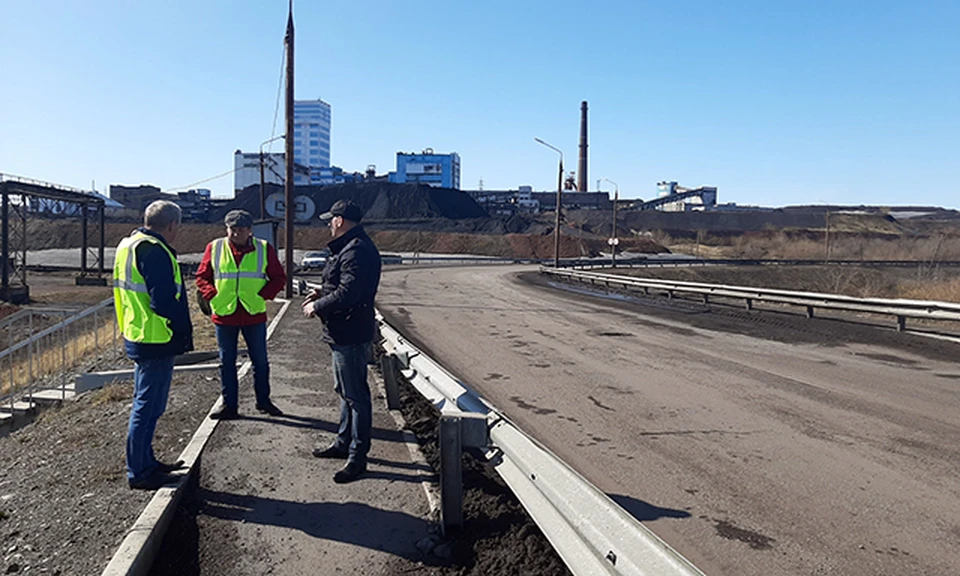 Дорожники обследовали мост 22 мая.