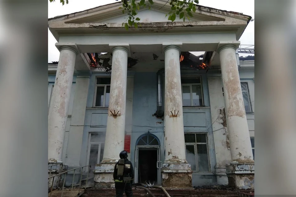 Здание больницы изрядно пострадало. Фото: администрация Партизанского городского округа.