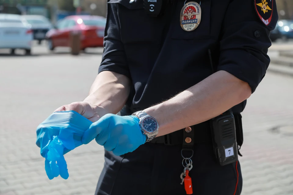 В Красноярске семейный тиран пнул в грудь приехавшего на вызов полицейского