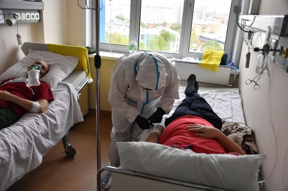 Коронавирус пока и не думает уходить - цифры зараженных растут.