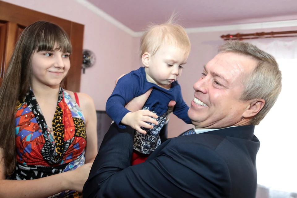 Срок действия закона о праве на получение регионального маткапитала должен быть продлен еще на пять лет, уверен донской губернатор Василий Голубев. Фото: donland.ru