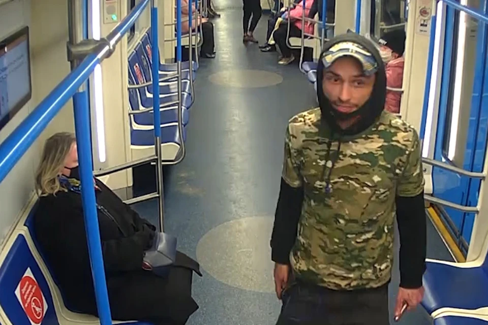 В столичном метро задержали 30-летнего мужчину, который угрожал пассажирам, ехавшим в поезде на Таганско-Краснопресненской линии. Фото: Пресс-служба МВД России