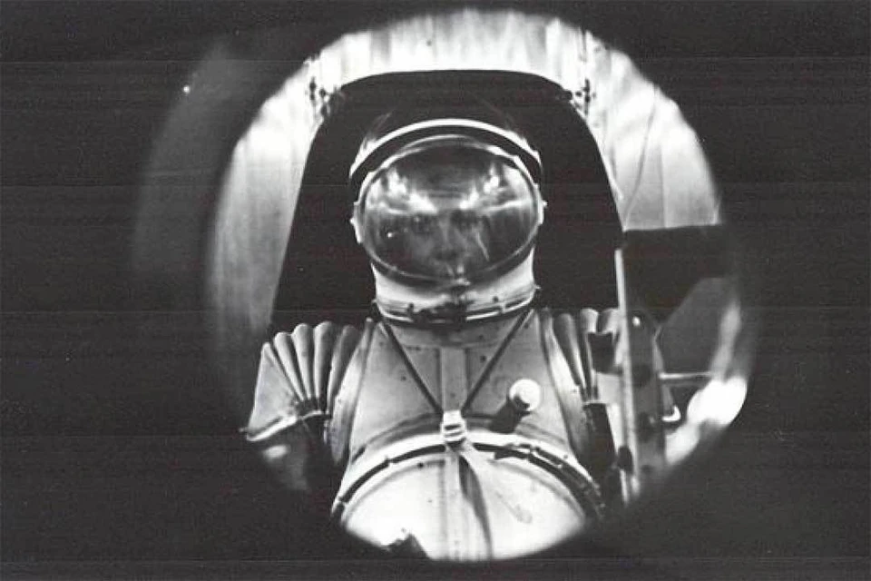 Леонид Борисович покорил все стихии - и даже испытывал космические скафандры. Фото: Личный архив.