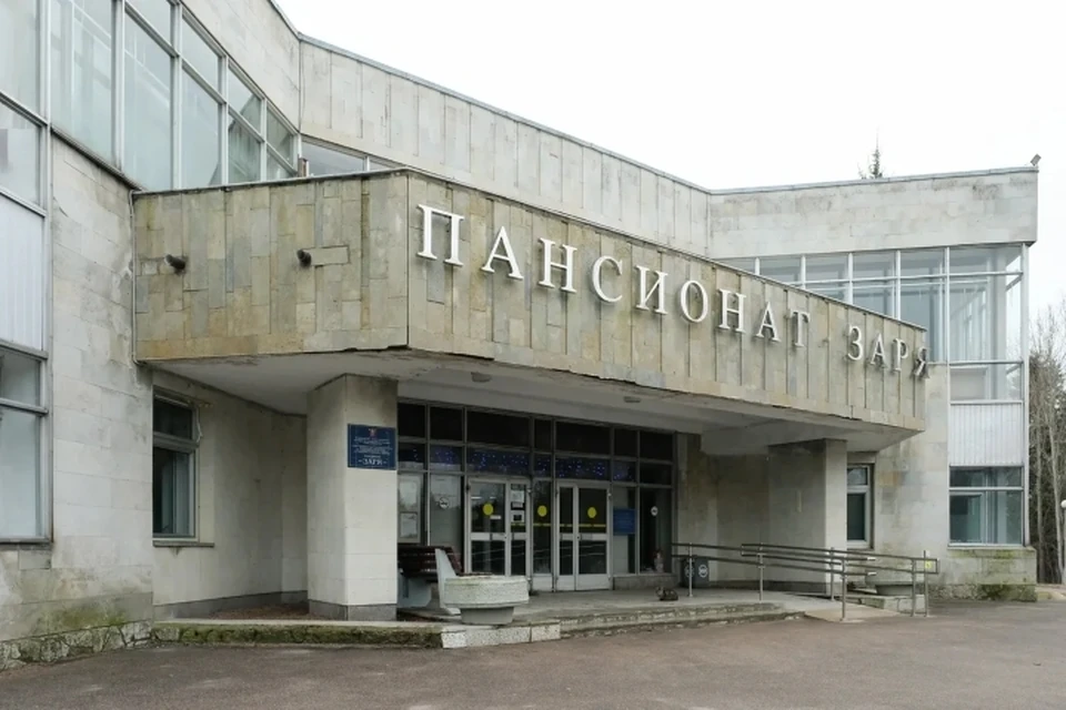 Александр Беглов проверил работу коронавирусной больницы в пансионате "Заря".