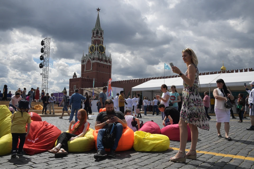 В прошлом году книжный фестиваль на Красной Площади посетили почти 300 тысяч человек.