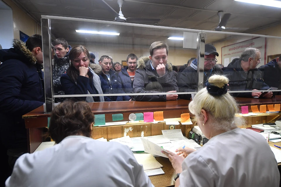 В прошлом году появилась инициатива проверить всех водителей на употребление алкогольных напитков и наркотических веществ. Это вызвало рост цен на медицинские справки для автовладельцев.