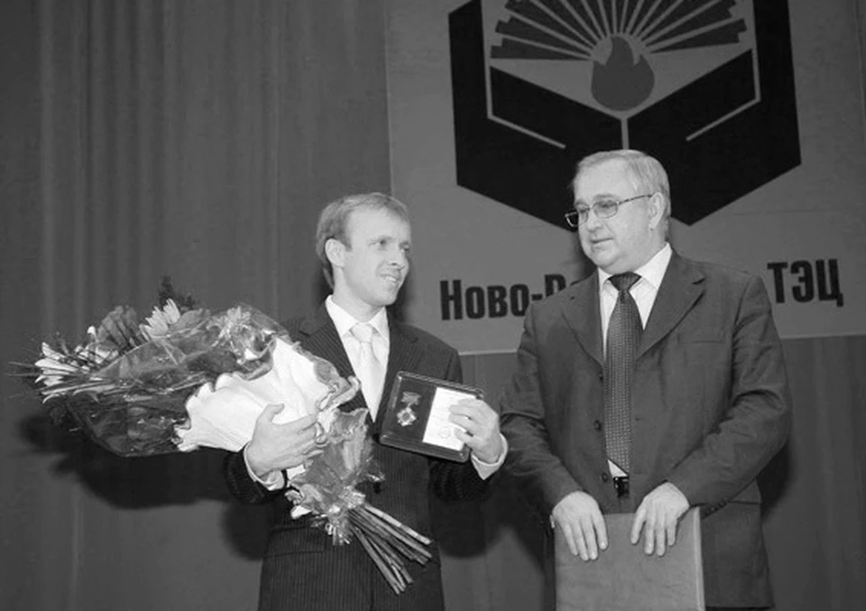 Николай Мужихов (на фото справа) на праздновании Дня энергетика в 2007 году. Фото: сайт Ново-Рязанской ТЭЦ.