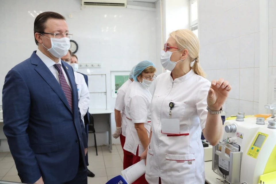 Дмитрий Азаров часто обращается к жителям