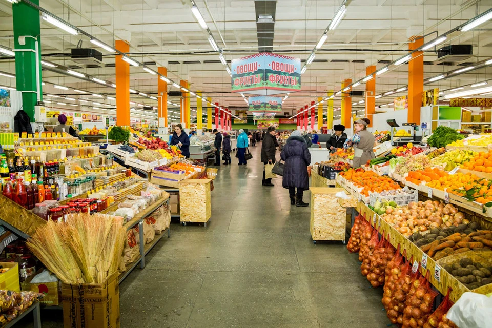 На «Китайском» рынке в Барнауле назрел конфликт между администрацией и бывшим крупным арендатором из Вьетнама.