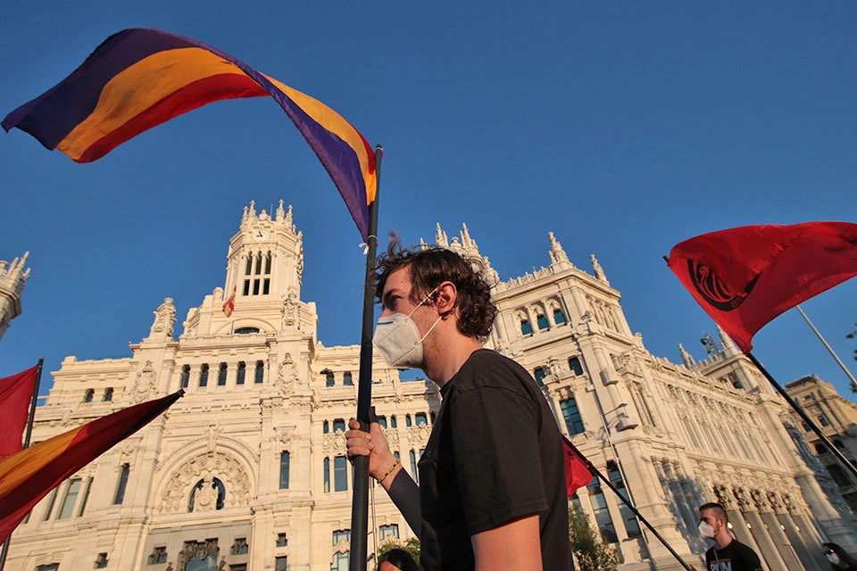 Власти Испании открыли границы для туристов