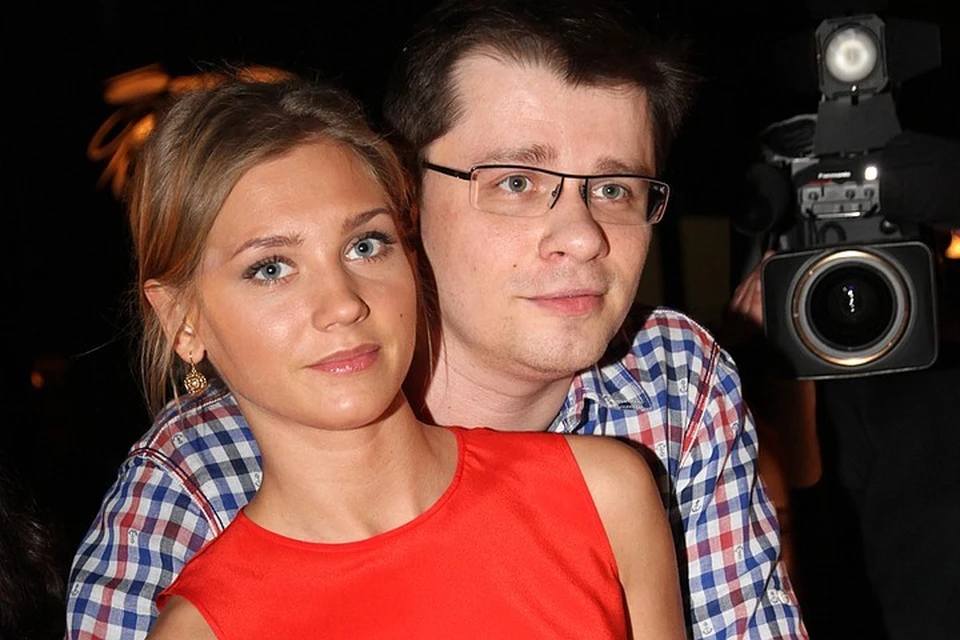 Гарик Харламов и Крстина Асмус стали встречаться в то время, когда актер был женат