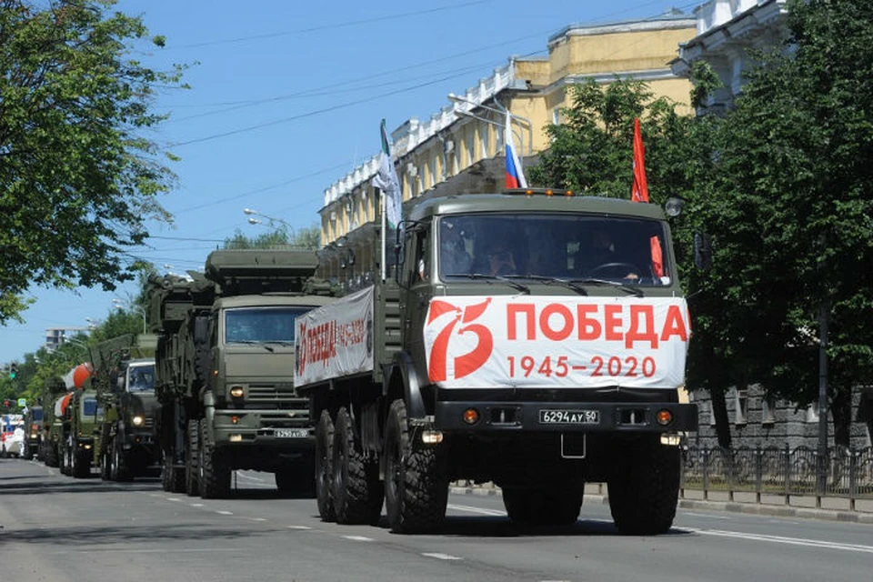 Торжества в честь Великой Победы в Ярославле открылись проездом автоколонны военной техники