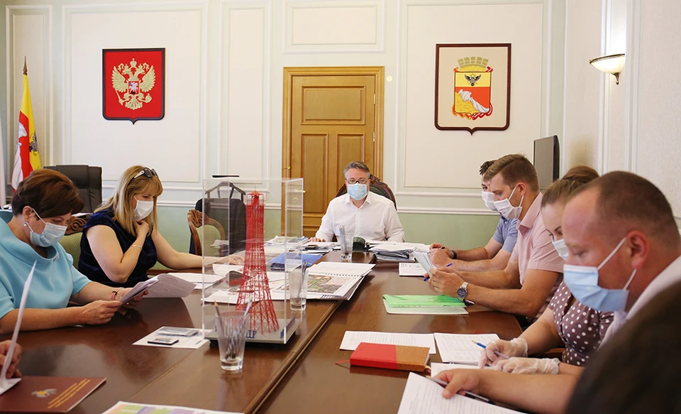 В мэрии состоялось совещание по поддержке отрасли общепита на период действия ограничительных мер. Фото администрации Воронежа.