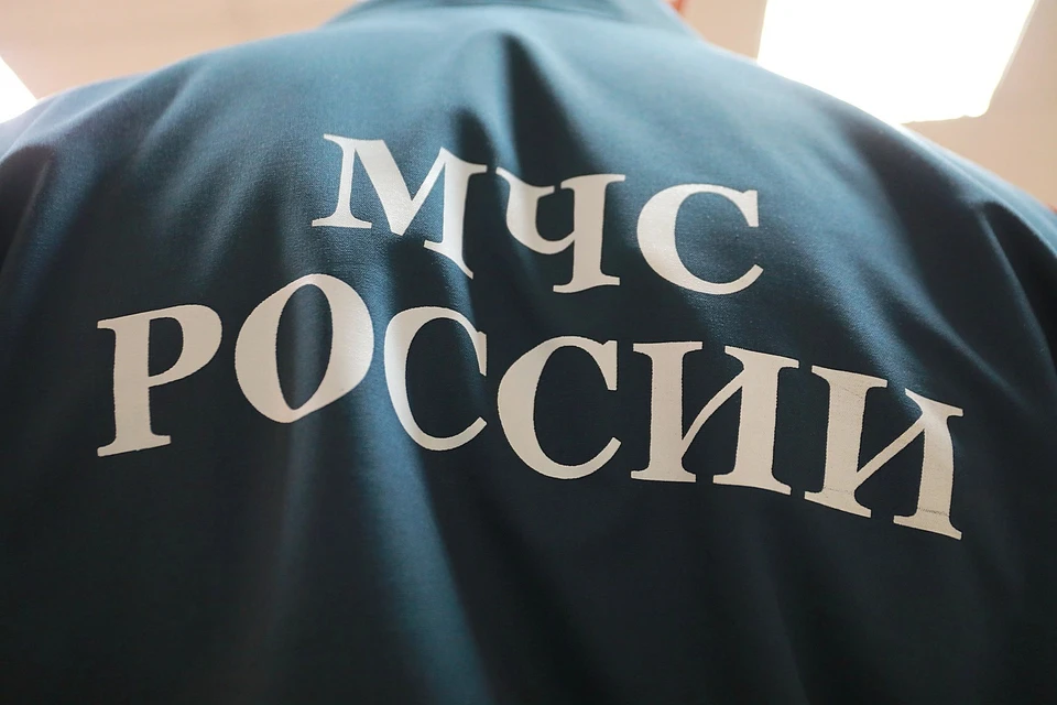 После звонка о подозрительном предмете в центр Красноярска стянули экстренные службы.