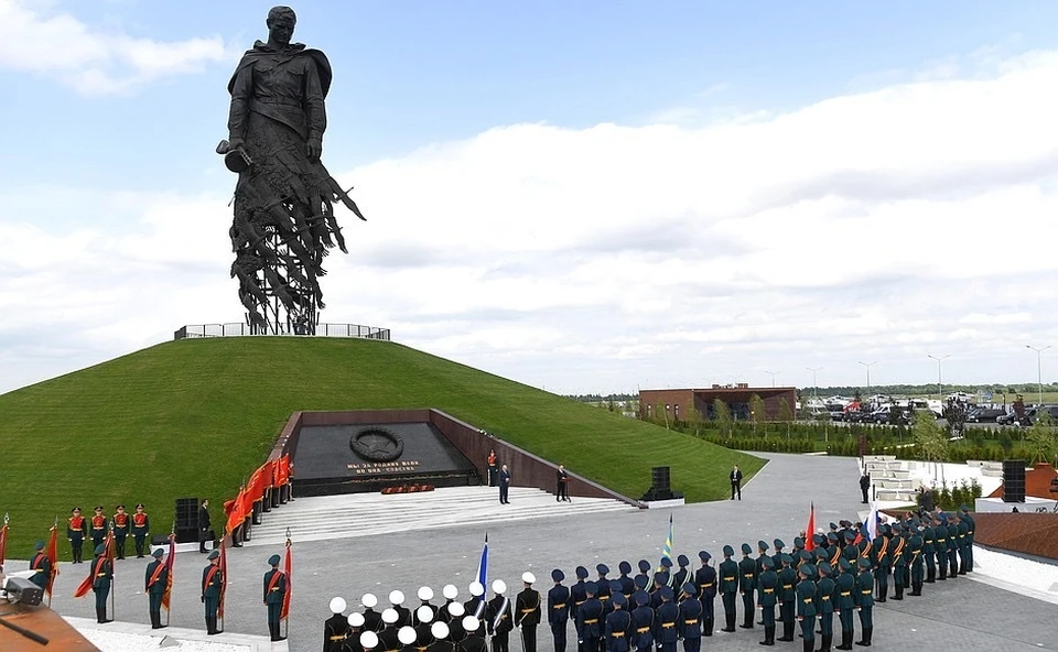 Торжественное открытие мемориала Советскому солдату подо Ржевом. Фото: ПТО