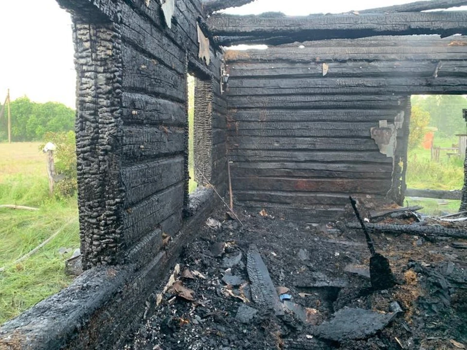 От дома практически ничего не осталось.