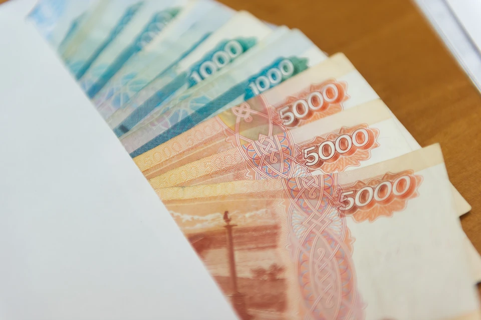 С желающих пройти таможенный контроль без хлопот каждый получил около 900 000 рублей
