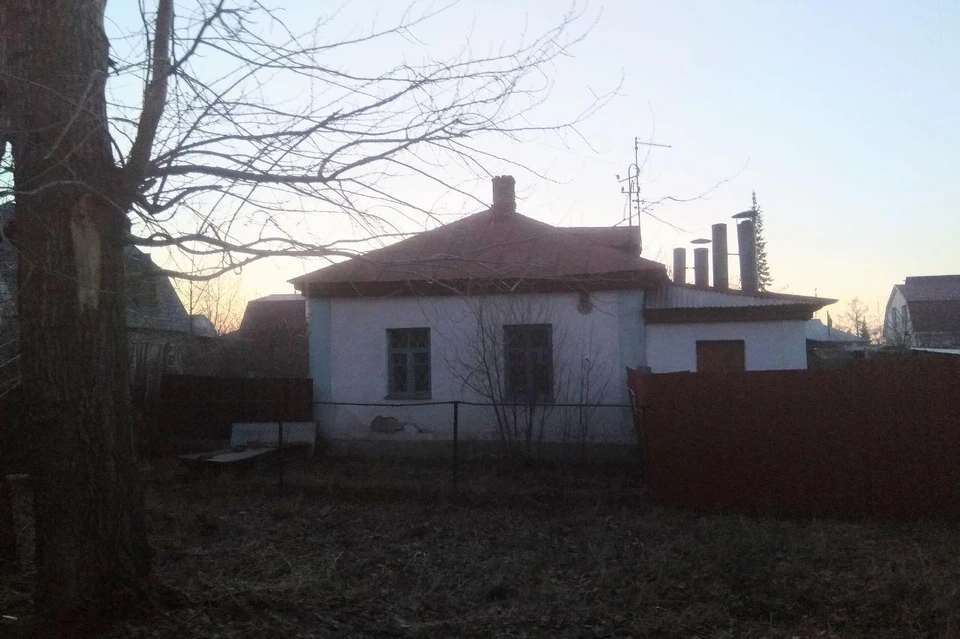 Пожилая пара проживала в доме на окраине Челябинска Фото: читатель