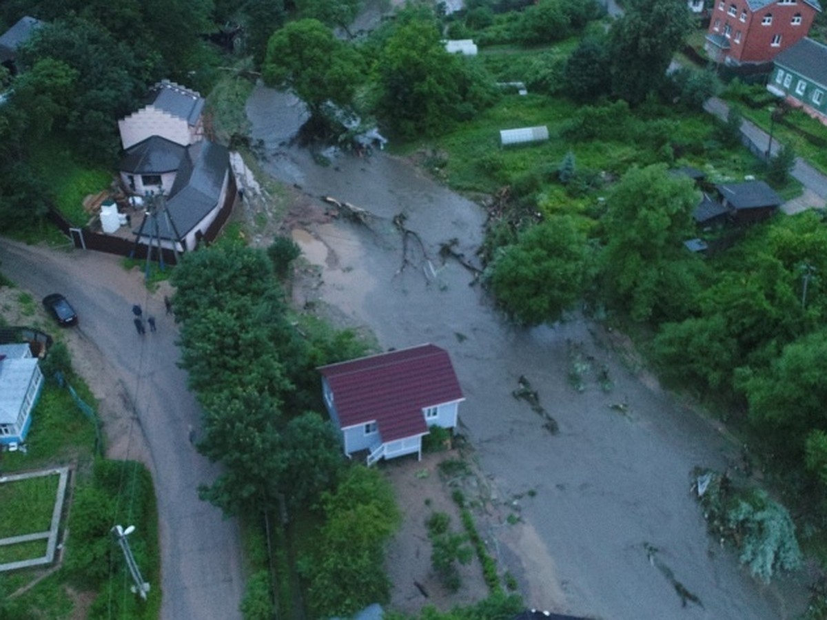 Видео потопа в Рузе 8 июля 2020 года: после прорыва дамбы поток снес дом -  KP.RU